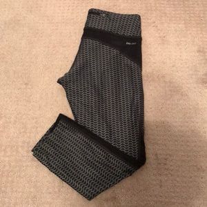 3/$25 🌟 Nike Running Crops